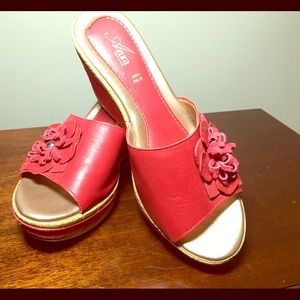 Azure Vera Pelle Red Leather Wedge Sandals 9.5